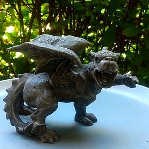 W.U.I. summit collection 2001 gargoyle statue